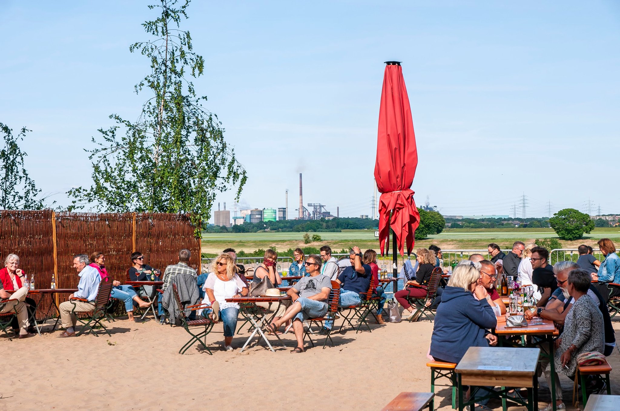 Rhine Side Krefeld Uerdingen Streetart Biergarten Am Rhein rhine-side-krefeld-uerdingen-streetart-biergarten-am-rhein